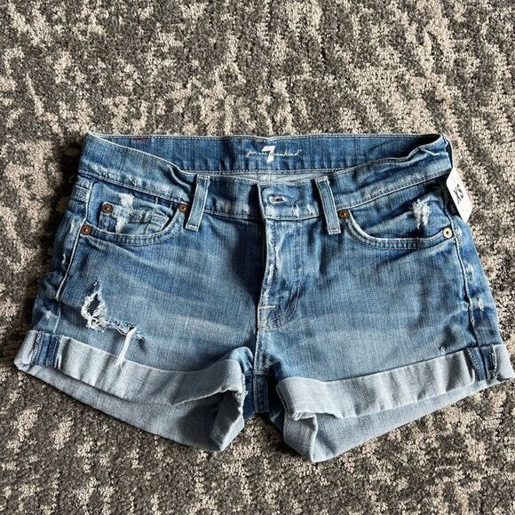 7 for all mankind shorts. Size 25. - Picture 1 of 3